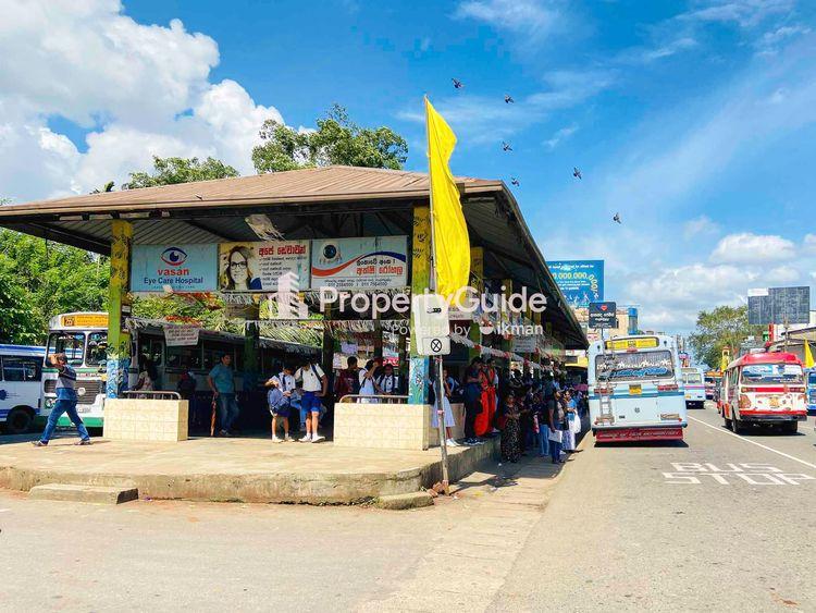 bus-stand-pelmadulla ඡායාරූපය