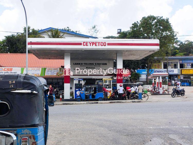 ceypetco filling station maha oya Image