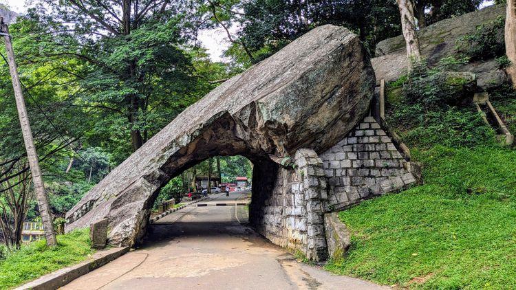 kadugannawa-rock-tunnel ඡායාරූපය