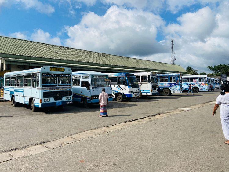 nittambuwa-bus-stand படம்