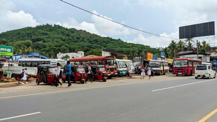 warakapola-bus-stand ඡායාරූපය