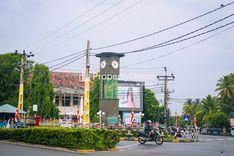 Wariyapola Clock Tower.jpg