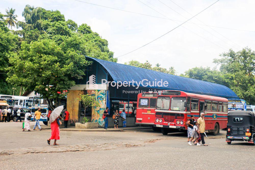 bus stand wattegama ඡායාරූපය