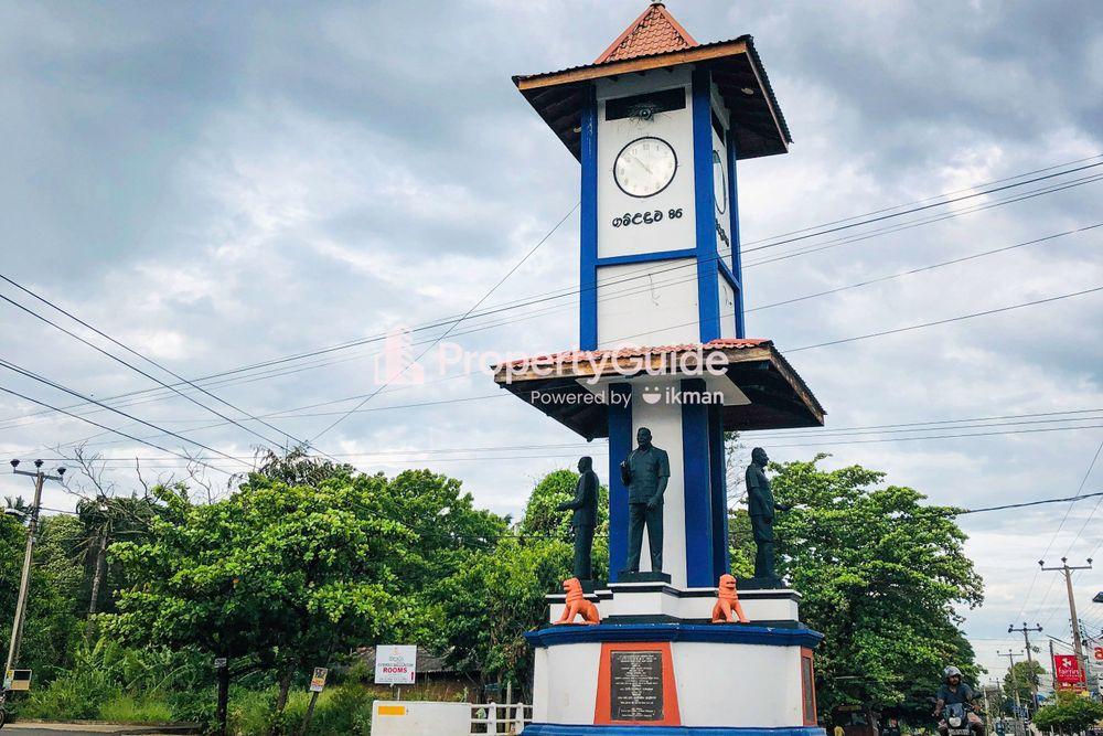 clock tower medirigiriya படம்