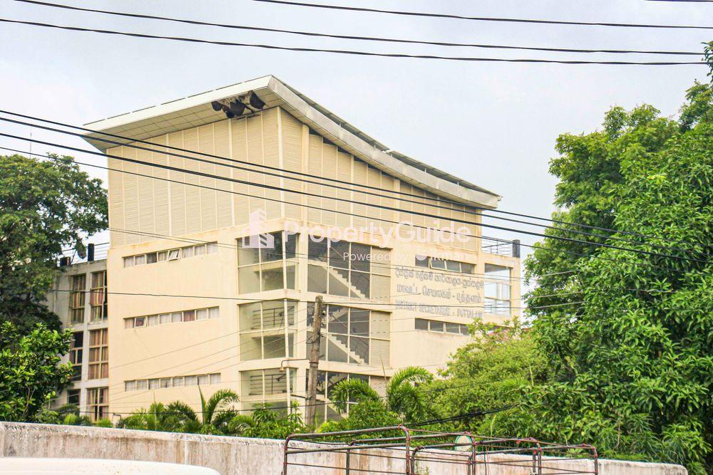 district-secretariat-office-puttalam Image