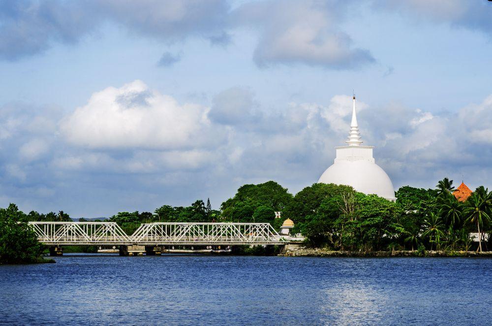 kalu-ganga-in-kalutara Image