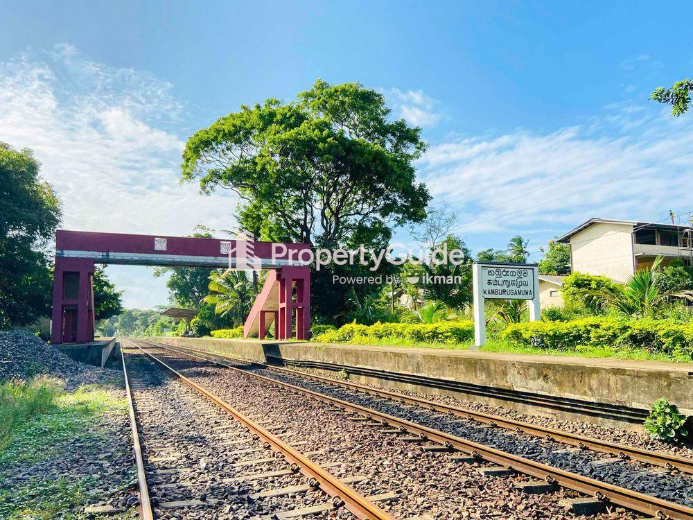 kamburugamuwa-railway-station ඡායාරූපය