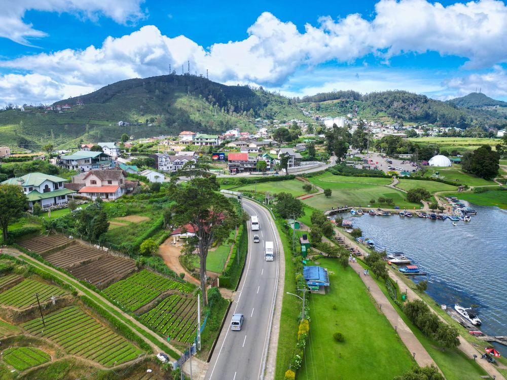 kandy-city-aerial-view படம்