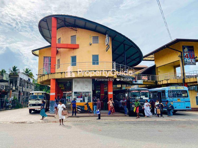 bus stand divulapitiya ඡායාරූපය
