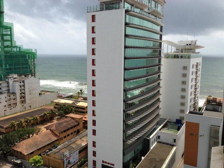 Crescat Residencies කොළඹ 3