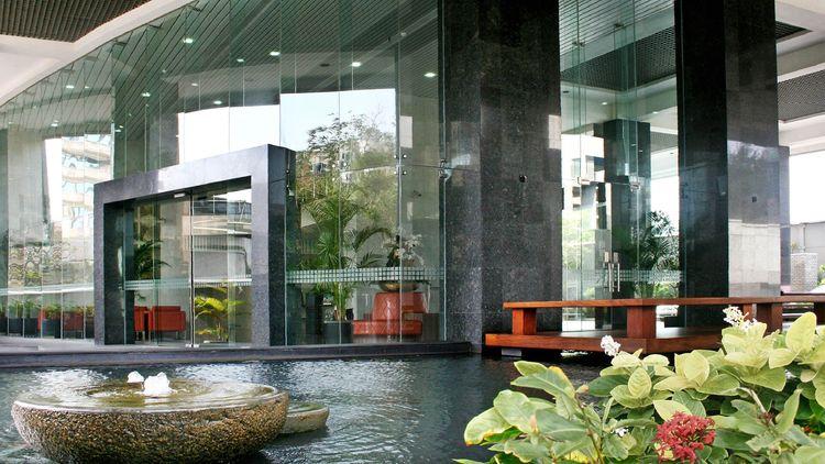 iceland-residencies-pool கொழும்பு 3