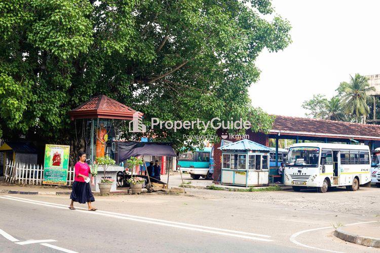 main-bus-stand-nochchiyagama Image