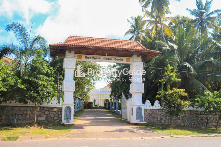 මිනුවන්ගොඩ Property Guide
