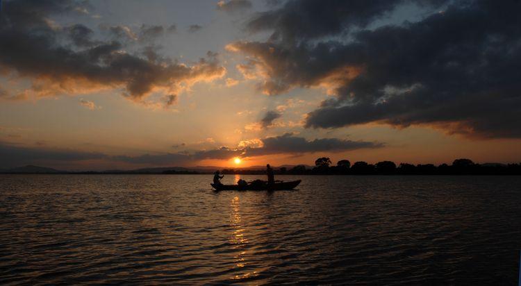 parakrama-samudra-lake-polonnaruwa Image
