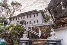 matale-aluvihare-rock-temple මාතලේ